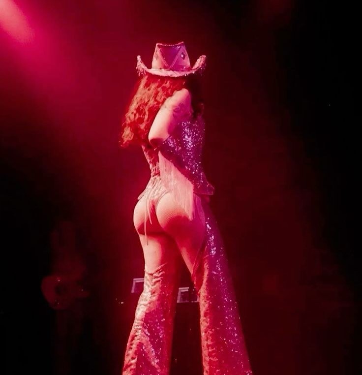 Chappell Roan’s Elton John Gala Performance Wows Hollywood