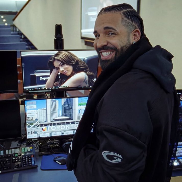 Drake in studio